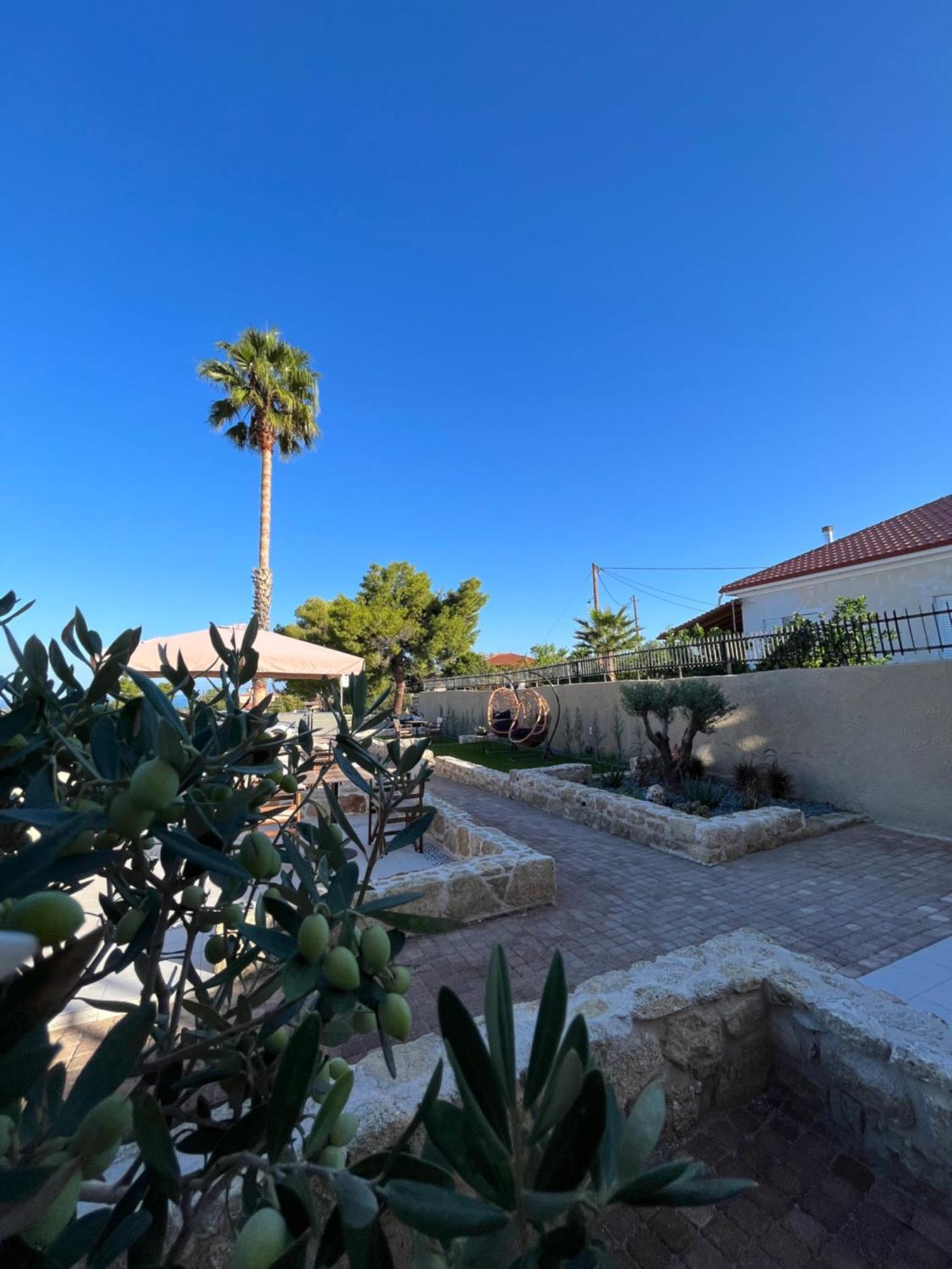 Octavia Rooms Corinth Exterior photo